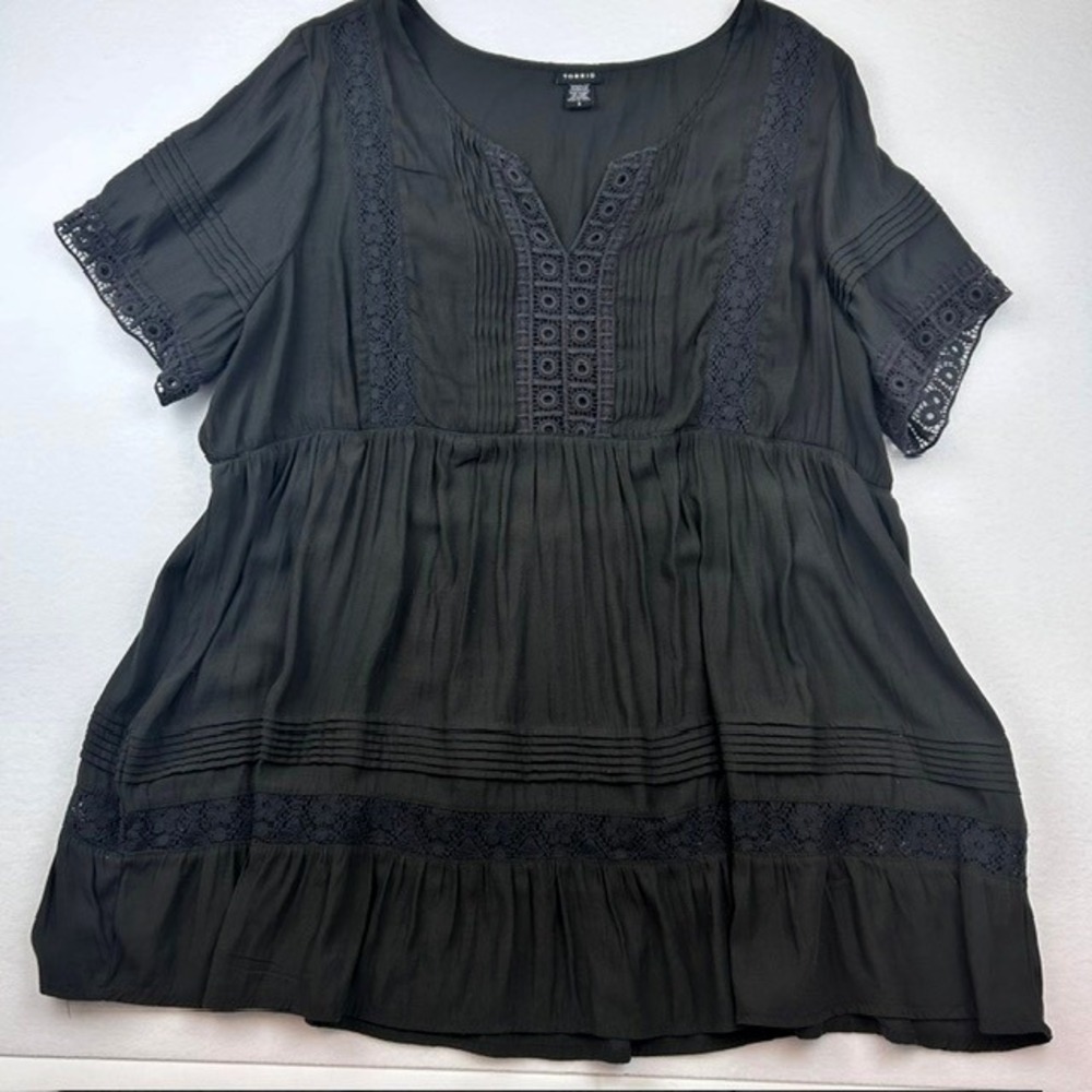 Torrid Babydoll Top Womens 3 Black Excellent Crochet Lace Pintuck Blouse